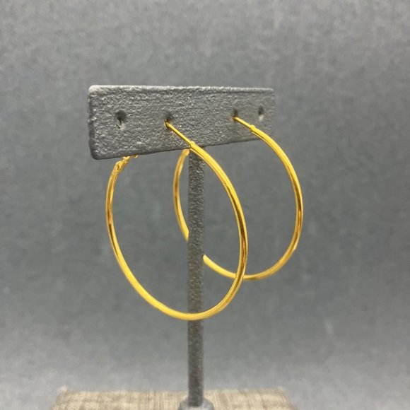 Hoop Pierced Earrings Gold Yellow Latch 1.5 Inch Simple Classic Retro Soft Girl - Picture 2 of 3